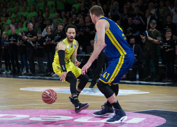 并培养球员 并培养球员